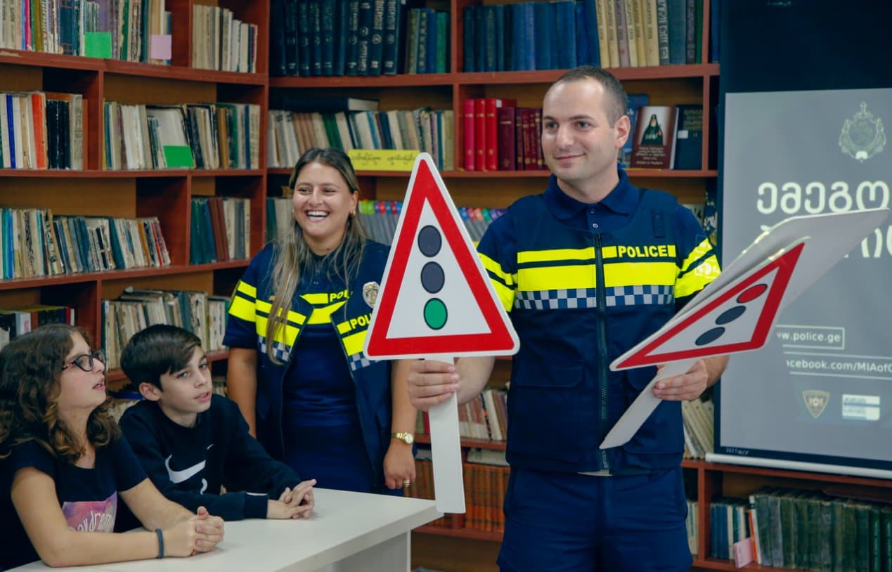 Frontnews image description