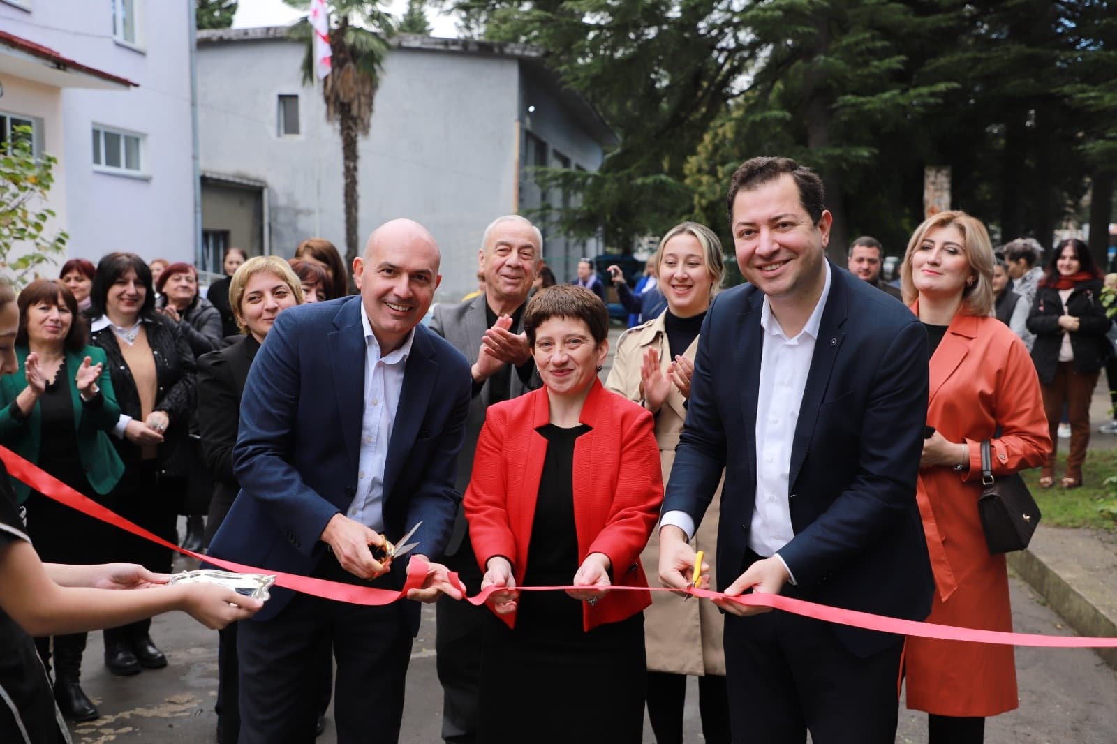 Frontnews image description