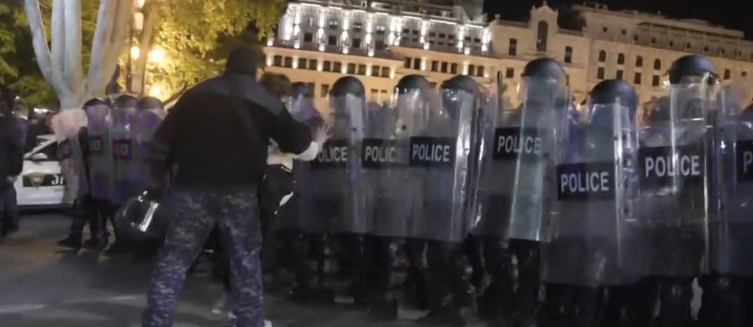 შსს – პოლიციამ წესრიგის აღდგენის მიზნით კანონით დადგენილი სპეციალური საშუალება გამოიყენა