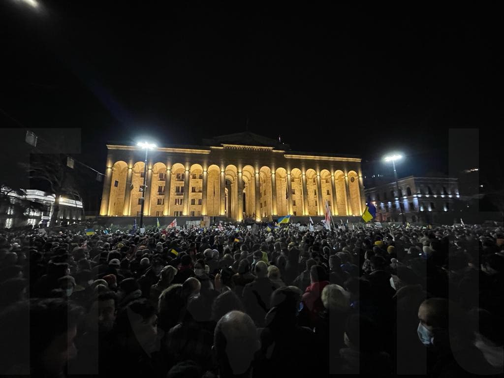 Frontnews image description