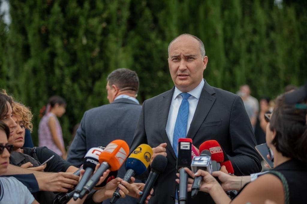 ჯუანშერ ბურჭულაძე – წინა ხელისუფლებიდან რამდენიმე მინისტრი მულტიმილიონერი გახდა, თანხებს რიცხავდნენ ოფშორულ კომპანიებში ავანსად და შემდეგ ის კომპანია კოტრდებოდა