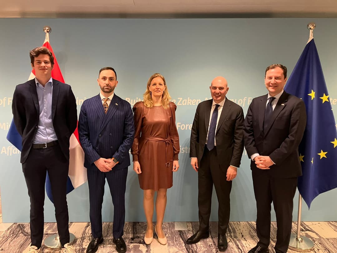 აფხაზეთის მთავრობის წარმომადგენლებმა ნიდერლანდების სამეფოში სამუშაო ვიზიტის ფარგლებში შეხვედრა გამართეს