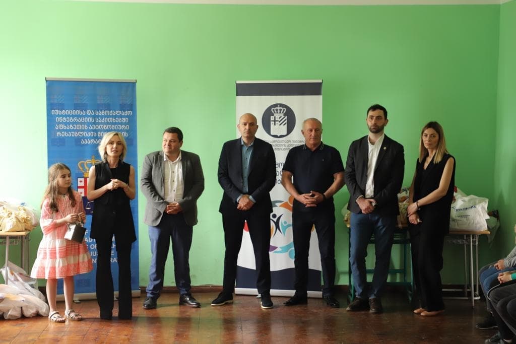 ფოთში პროექტი “დევნილ მოზარდთა სამოქალაქო ჩართულობის სივრცე“ დასრულდა