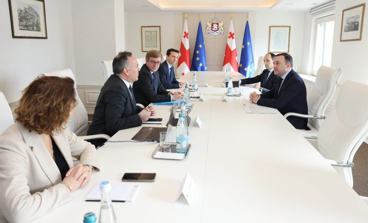 Frontnews image description