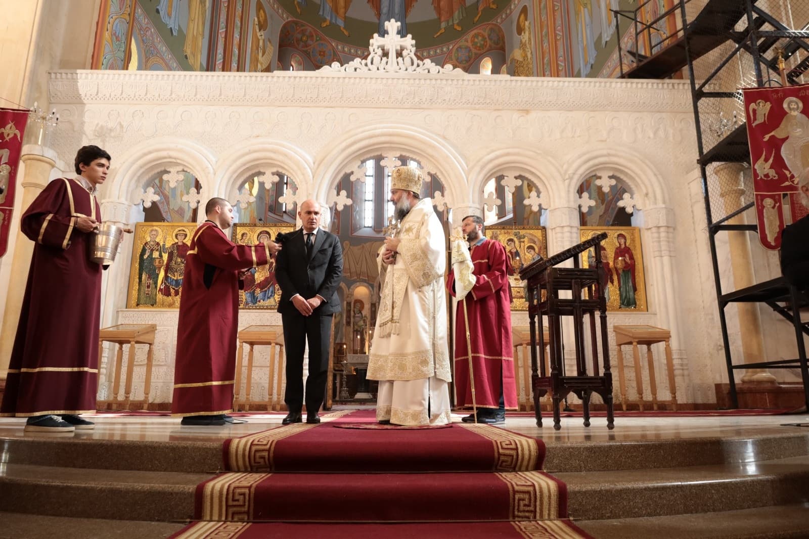 Frontnews image description