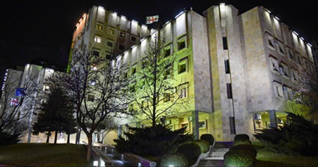 პროკურატურამ დიდი ოდენობით ქრთამის აღების ფაქტზე, წალენჯიხის მუნიციპალიტეტის მერიის ორ თანამშრომელს ბრალდება წარუდგინა