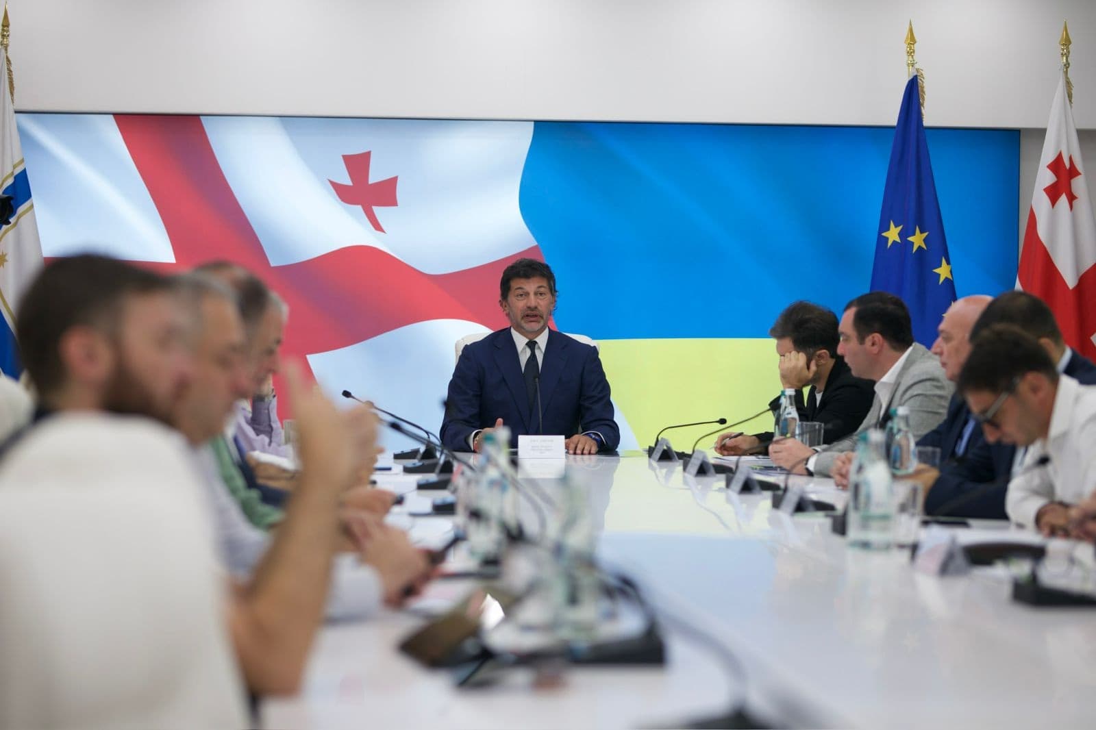 Frontnews image description