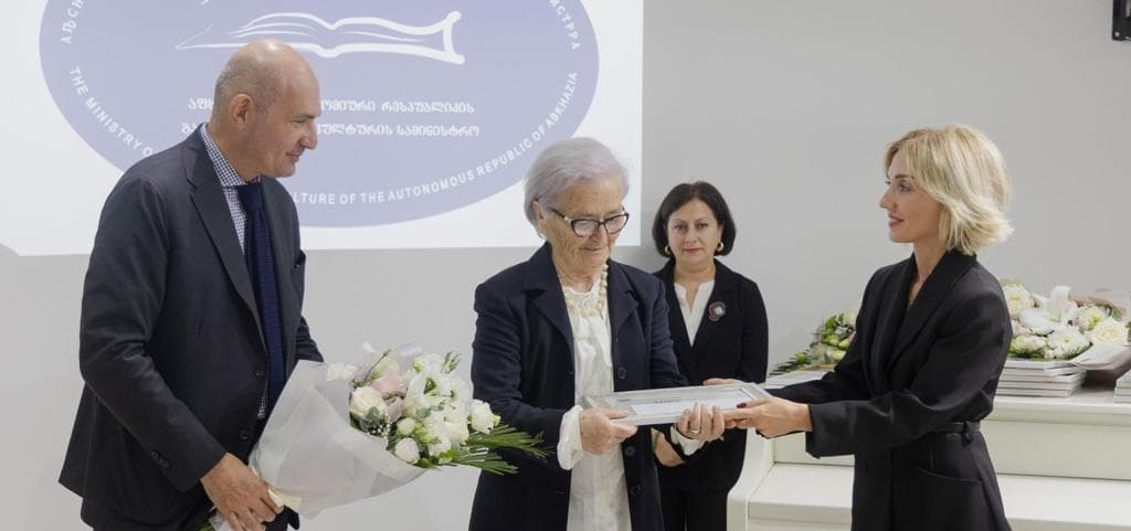 Frontnews image description