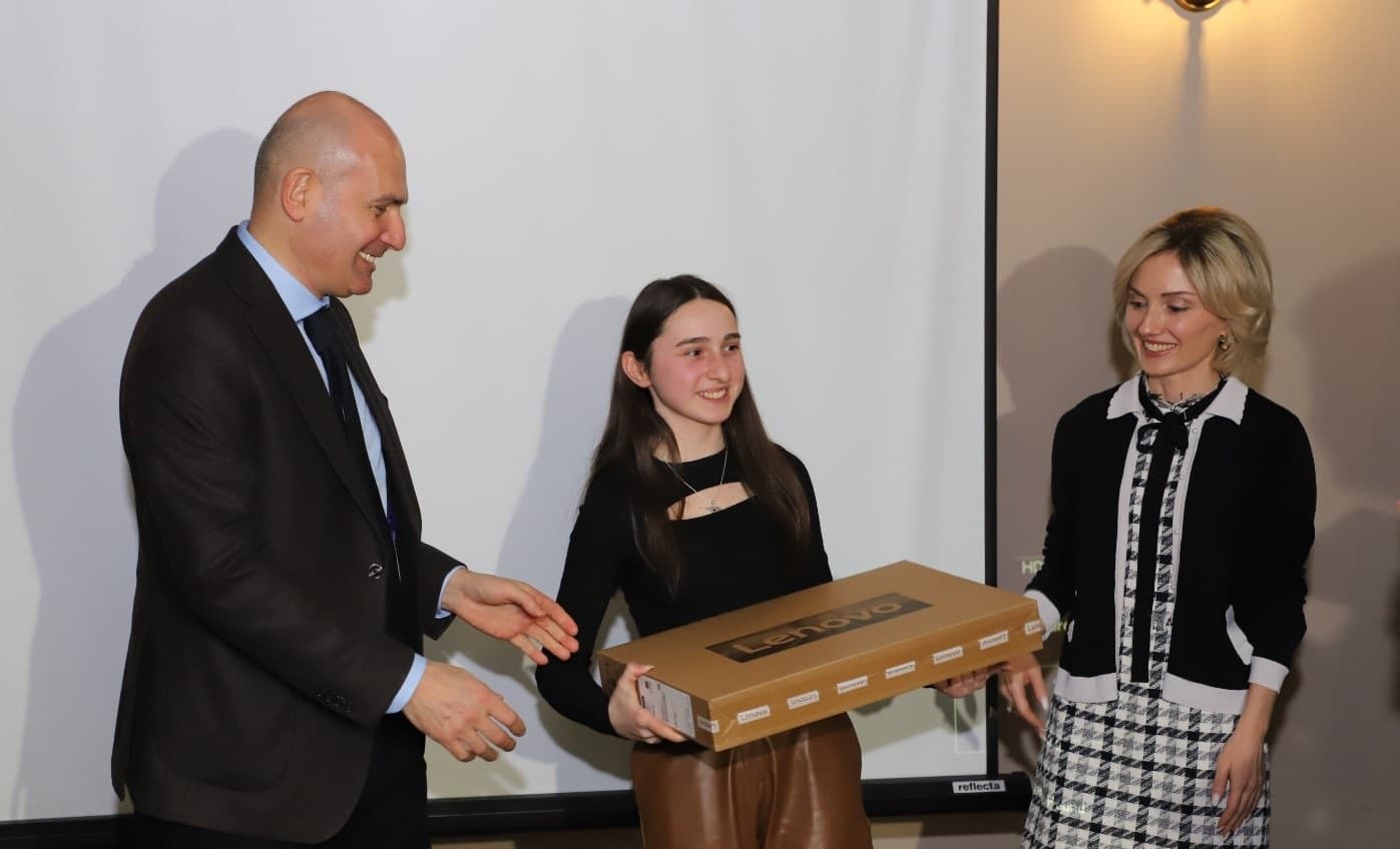 Frontnews image description