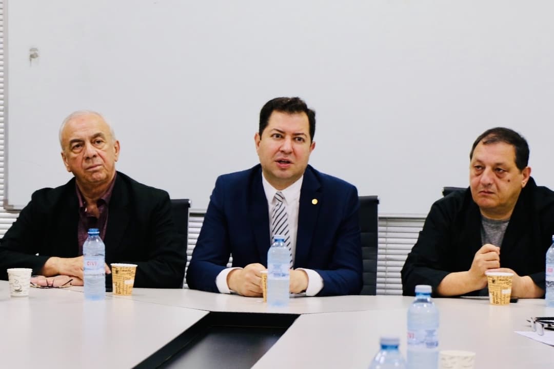 დავით ფაცაცია დიდუბის რაიონის დევნილთა განსახლების ადგილებში შექმნილ ბინათმესაკუთრეთა ამხანაგობების წარმომადგენლებს შეხვდა