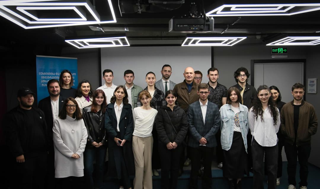 “სქილვილში“ პროგრამის “თანამედროვე ტექნოლოგიური პროფესიების შესწავლა აფხაზეთიდან დევნილი მოსახლეობისთვის“ მონაწილეებთან შეხვედრა გაიმართა