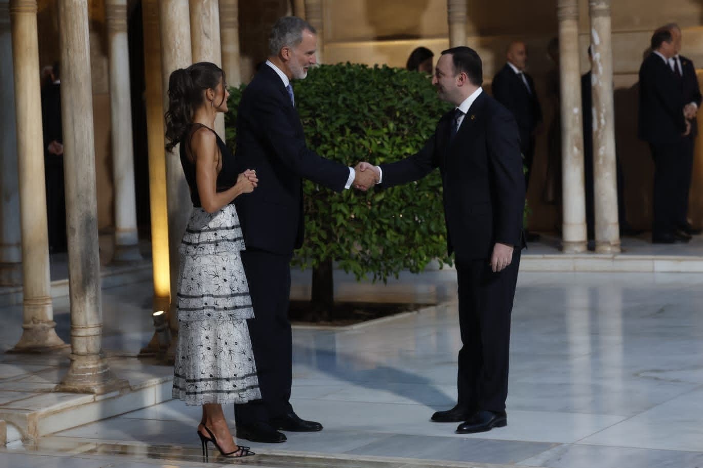 Frontnews image description