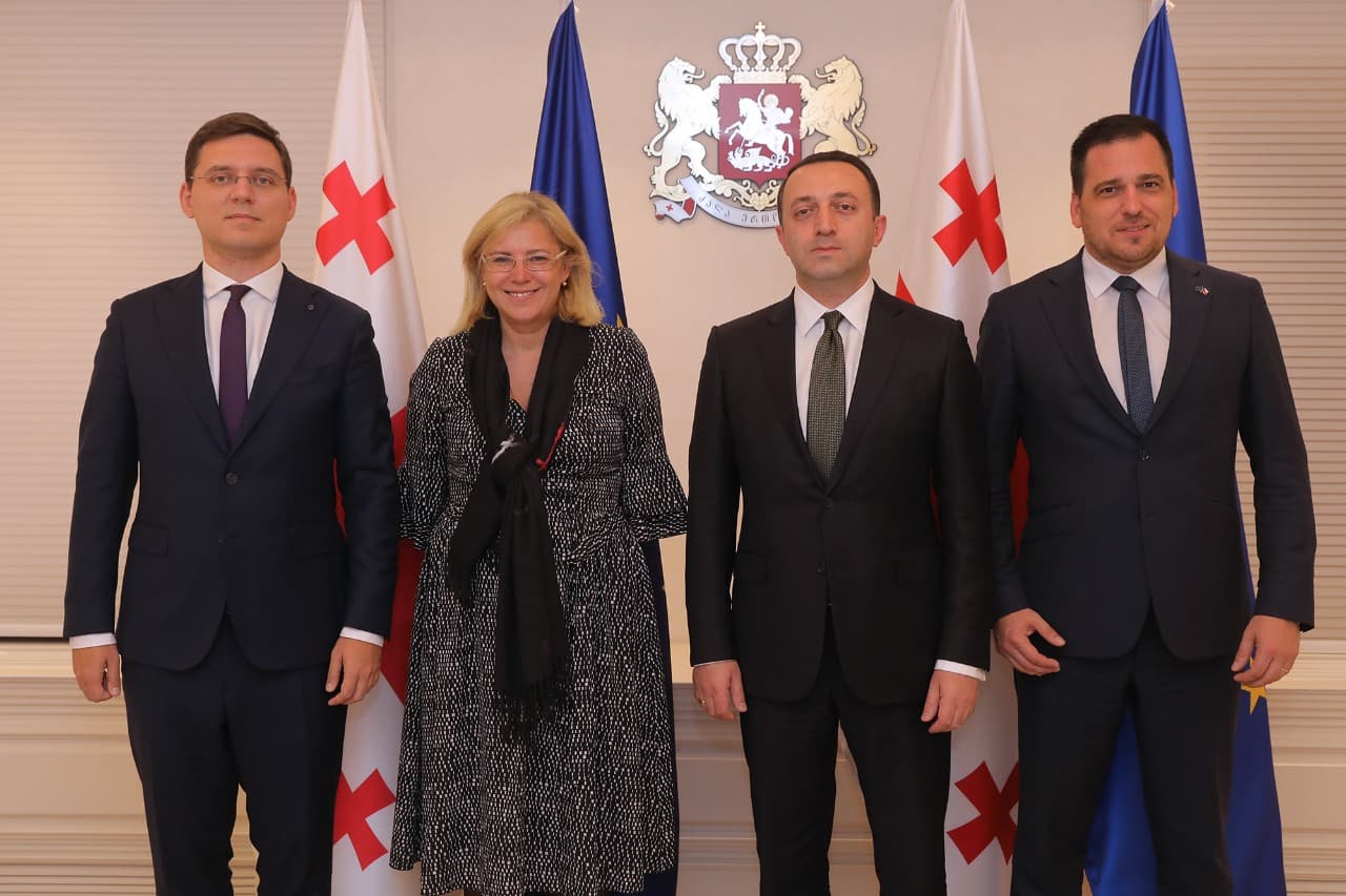 Frontnews image description