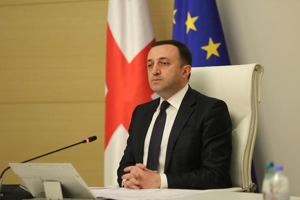 ირაკლი ღარიბაშვილი – ამის ილუზია არავის აქვს, რომ ამ საცოდავებს ამდენი შეუძლიათ, მაგრამ როლი შეასრულეს და გამოიყენეს მათი ეს განცხადებები და საბაბად, ეს საშინელებები, რაც ჩაწერეს რეზოლუციაში