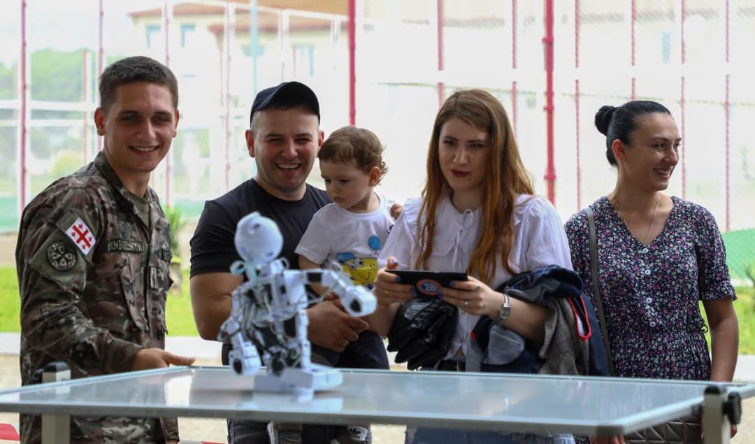 გენერალ გიორგი კვინიტაძის სახელობის კადეტთა სამხედრო ლიცეუმში ღია კარის დღე გაიმართა