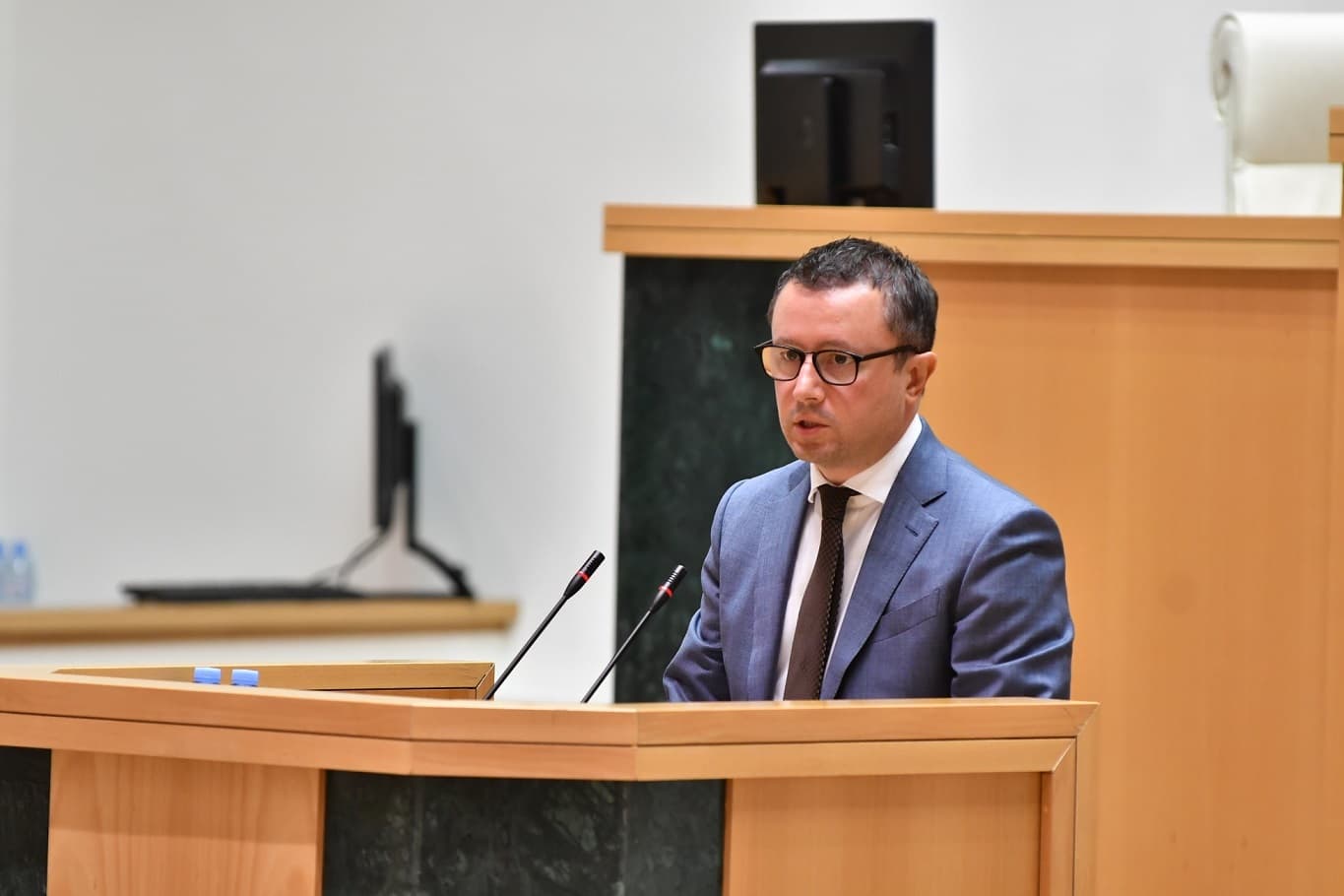 Frontnews image description