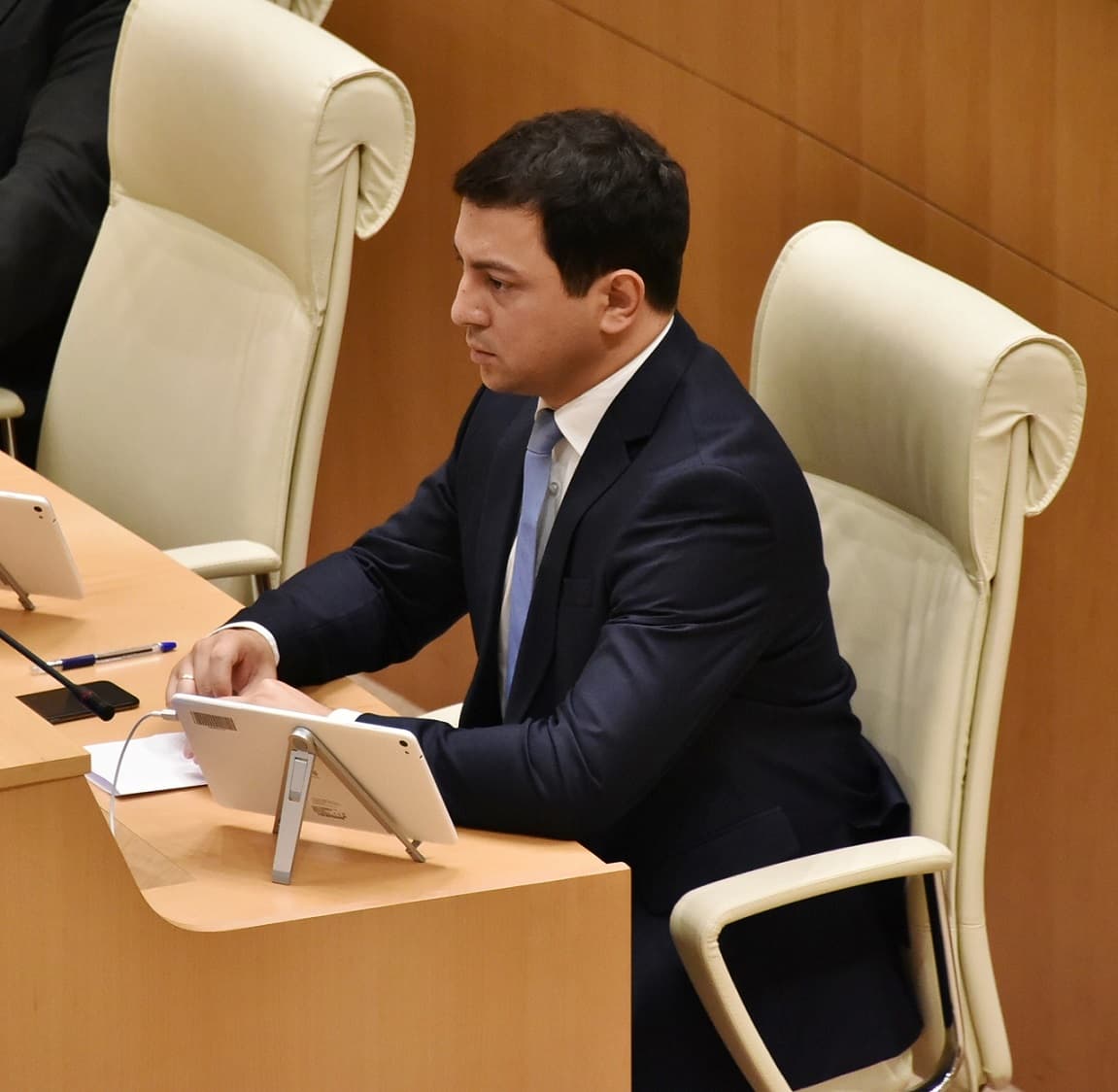 Frontnews image description