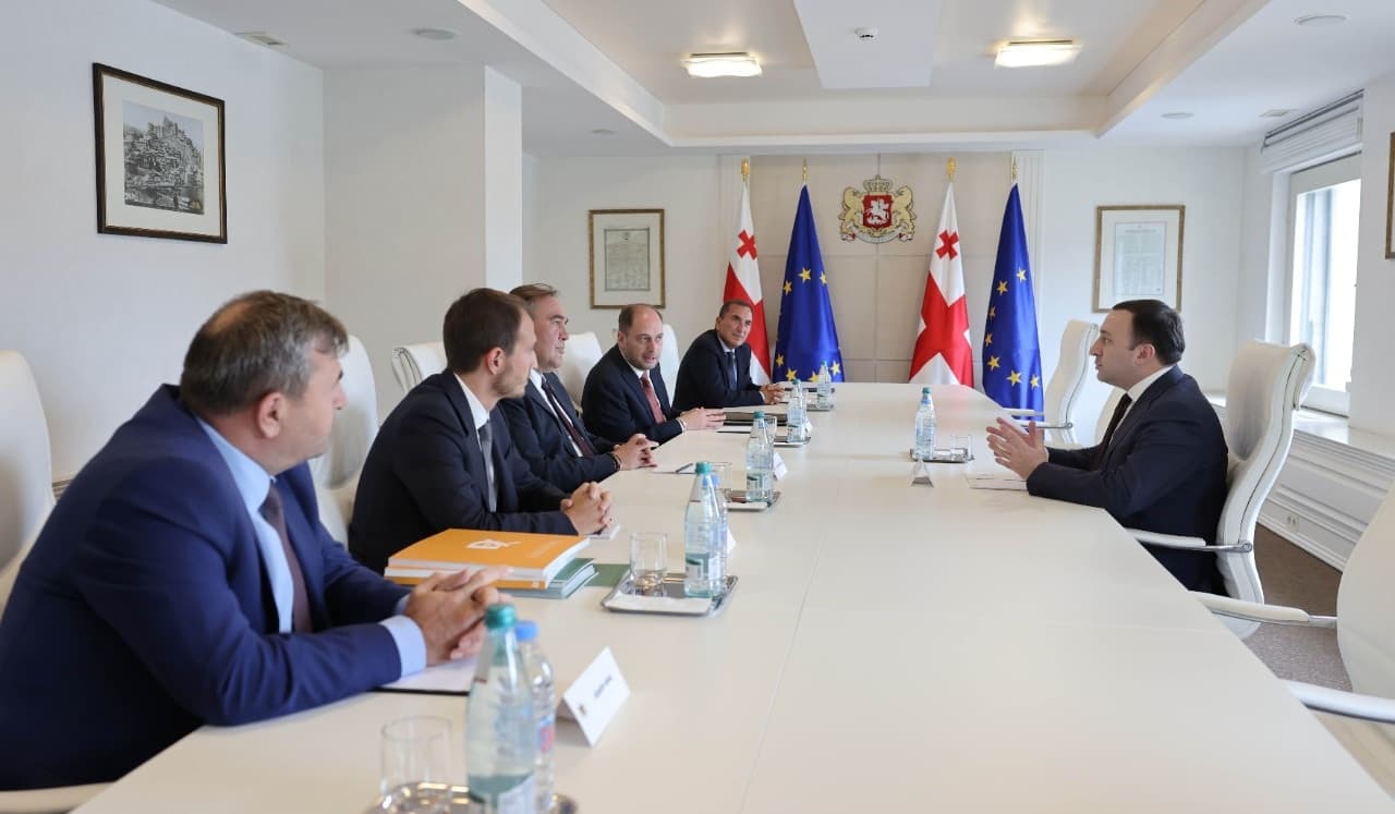 Frontnews image description