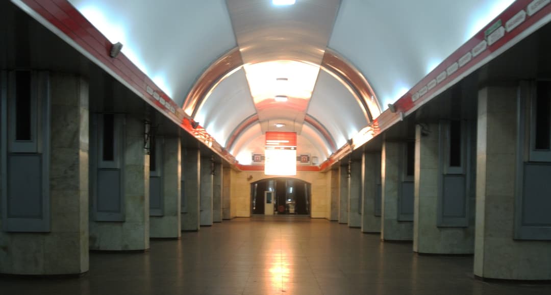 მეტროსადგურ “თავისუფლების მოედანზე” მგზავრი ლიანდაგებზე ჩავარდა