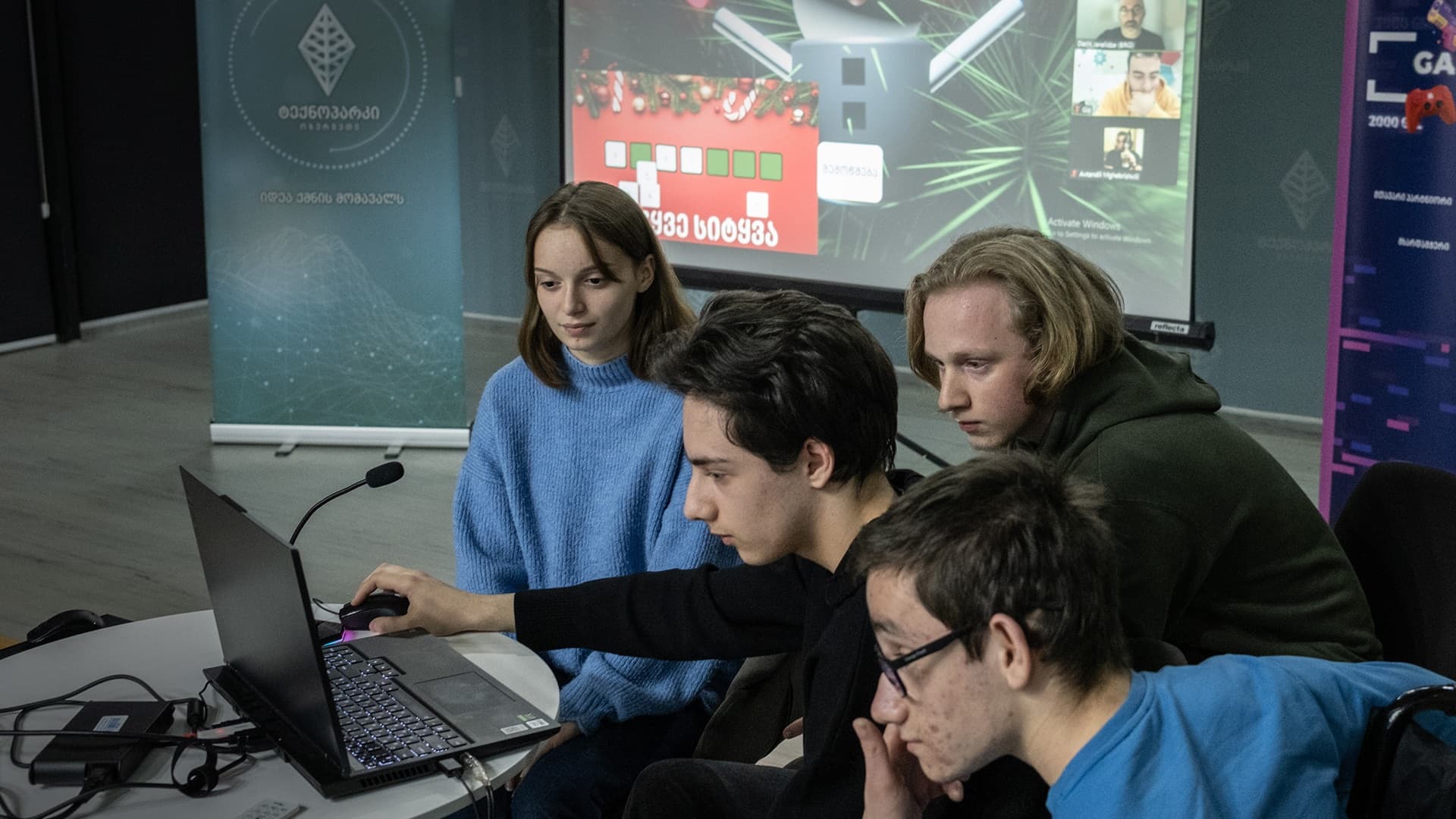 Frontnews image description