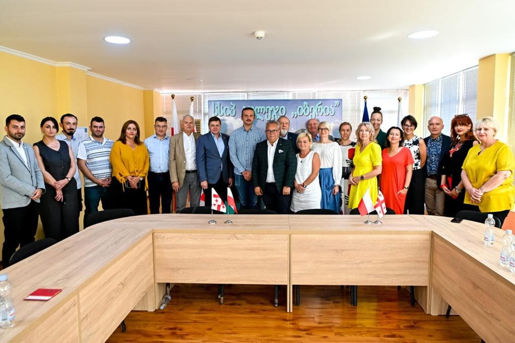 კოლეჯ “იბერიაში” პოზნანის საგანმანათლებლო დაწესებულების წარმომადგენლები იმყოფებოდნენ