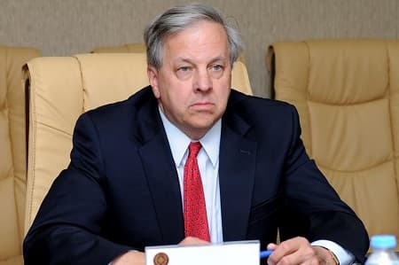 Ex-Ambassador Kelly warns of “negative consequences” if Georgian ruling party officials “continue to attack” Ambassador Degnan