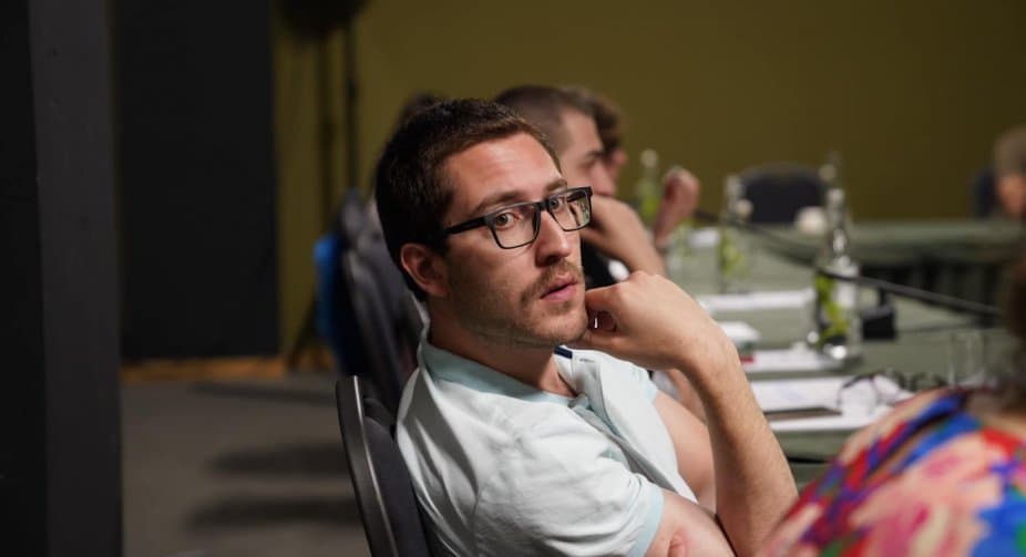 Frontnews image description