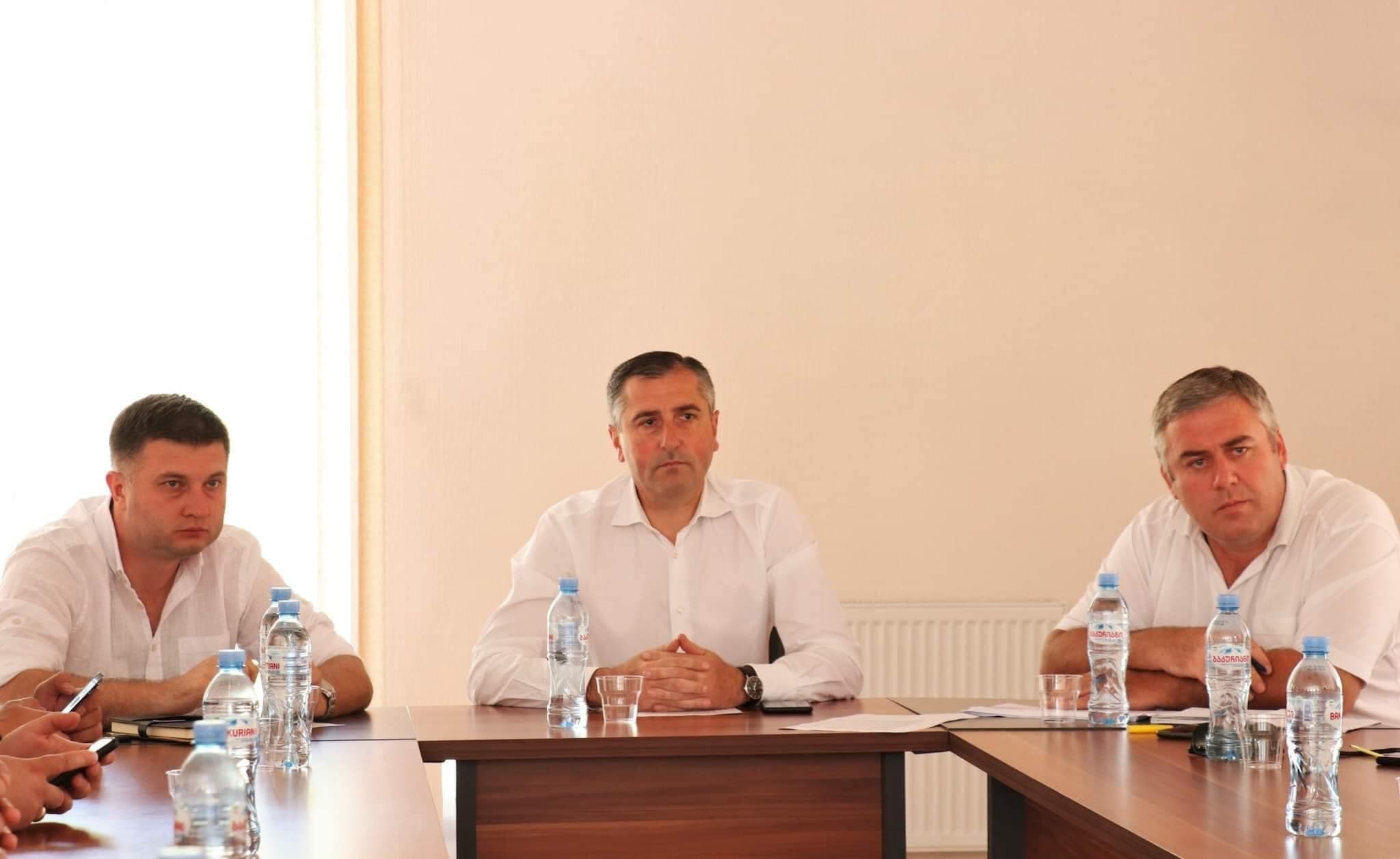 Frontnews image description