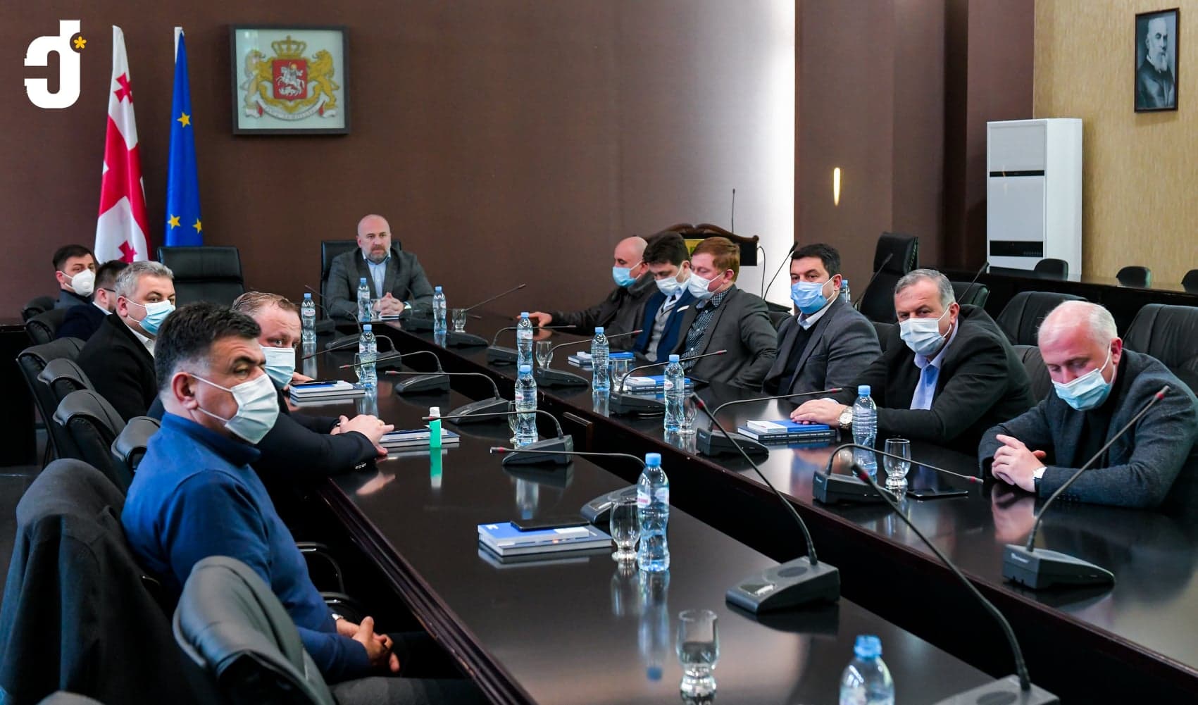 Frontnews image description