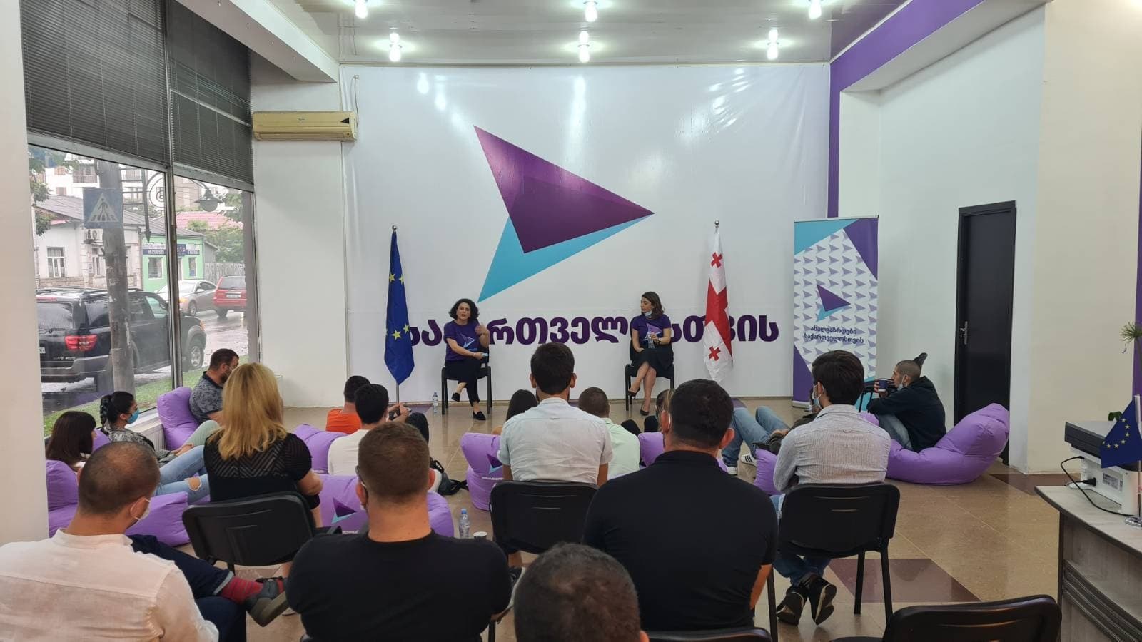 Frontnews image description