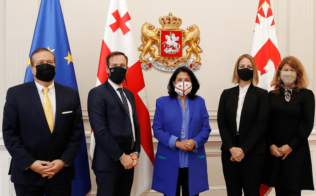 სალომე ზურაბიშვილი ცესკოს თავმჯდომარეს, IRI-ის და NDI-ის სადამკვირვებლო მისიას და ევროპარლამენტარებს შეხვდა