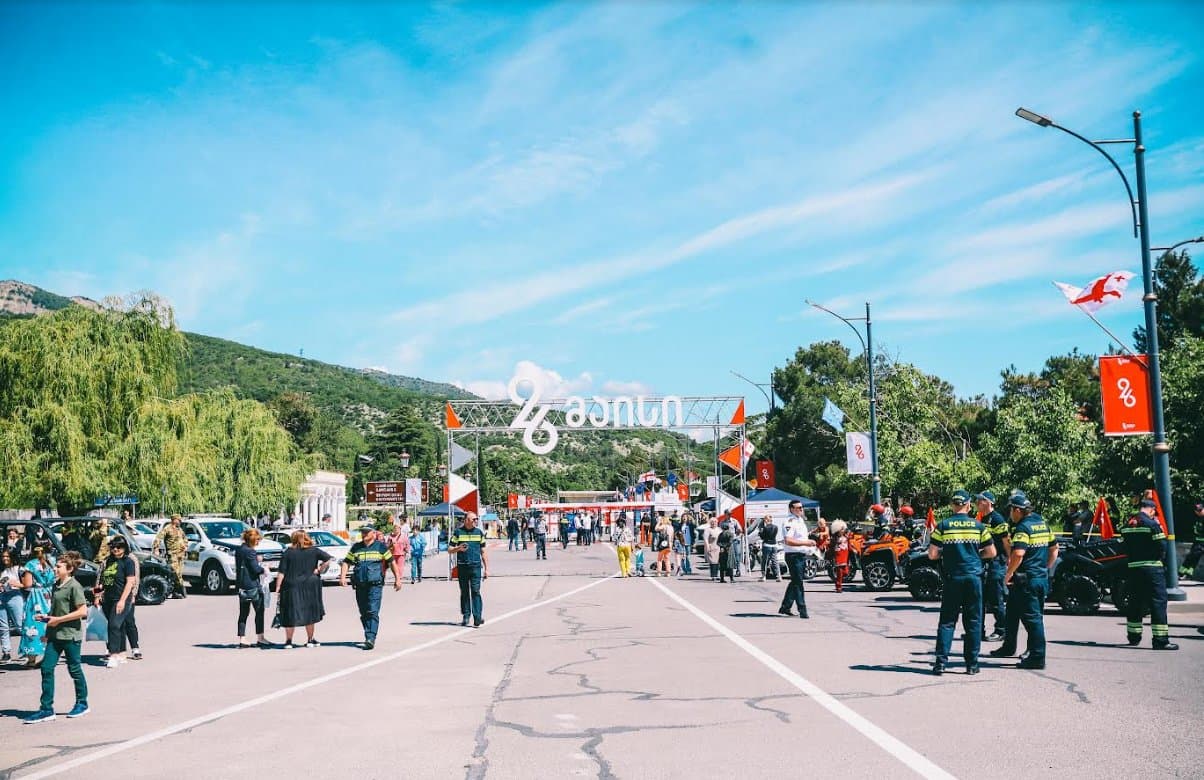 Frontnews image description