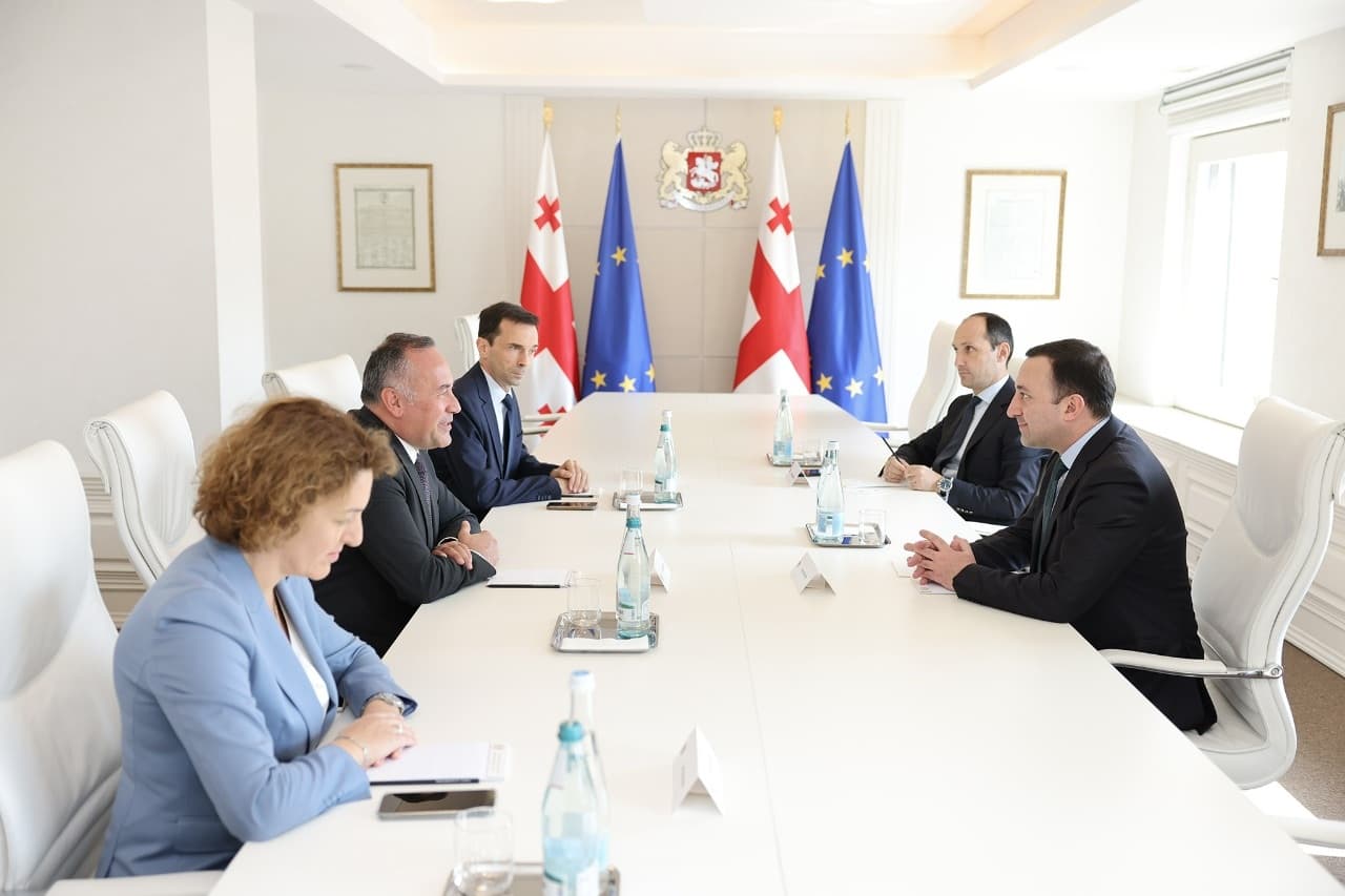 Frontnews image description