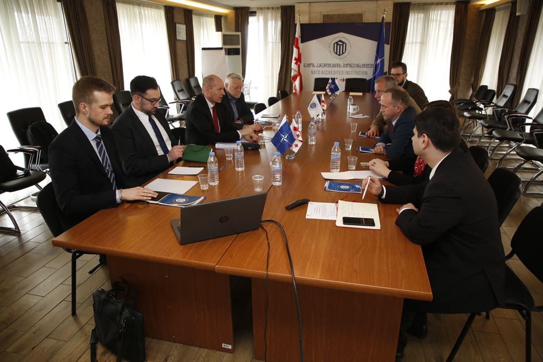 თავდაცვის ინსტიტუციური აღმშენებლობის სკოლა და დანიის თავდაცვის სამეფო კოლეჯი თანამშრომლობას იწყებენ