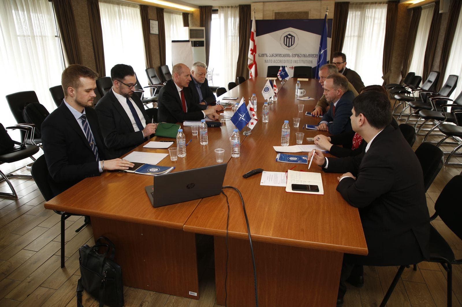 Frontnews image description