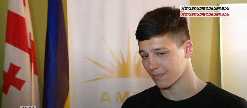 თბილისში მცხოვრებ აფხაზ ბლოგერს ოკუპირებულ აფხაზეთში “სახელმწიფო ღალატის” მუხლით ბრალი წაუყენეს