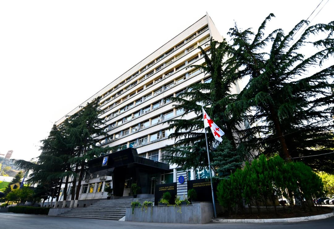 სხვისი კუთვნილი დიდი ოდენობით თანხის თაღლითურად დაუფლების მცდელობის ფაქტზე ერთი პირი დააკავეს