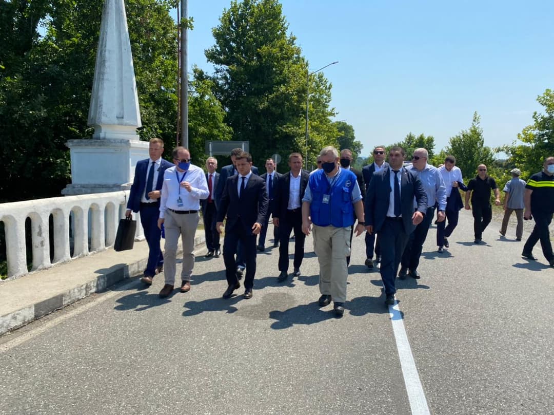 Volodymyr Zelensky, who is visiting Georgia, was on Enguri bridge with the Ukrainian delegation and visited the so-called administrative border