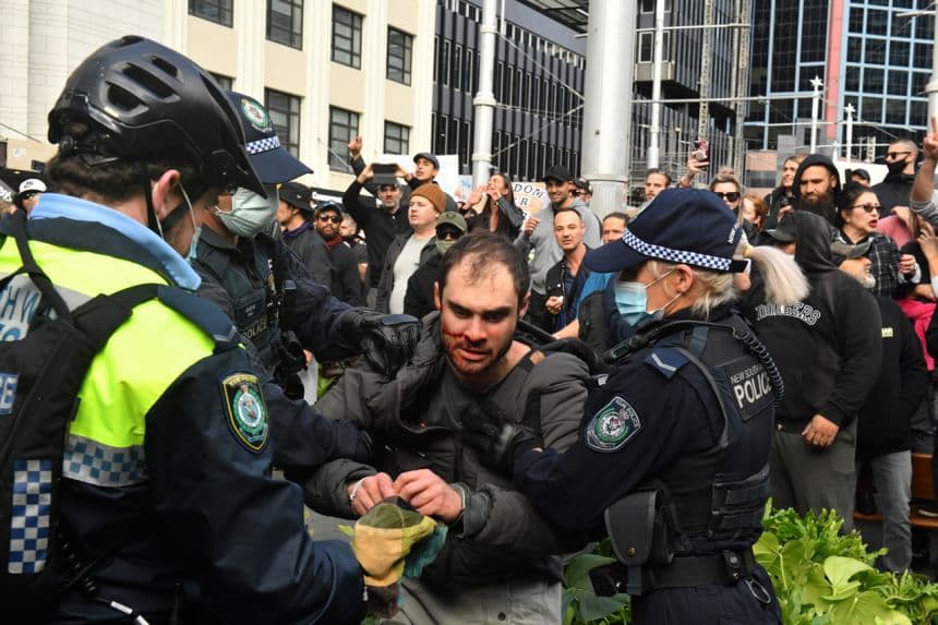 Arrests at anti-lockdown protests