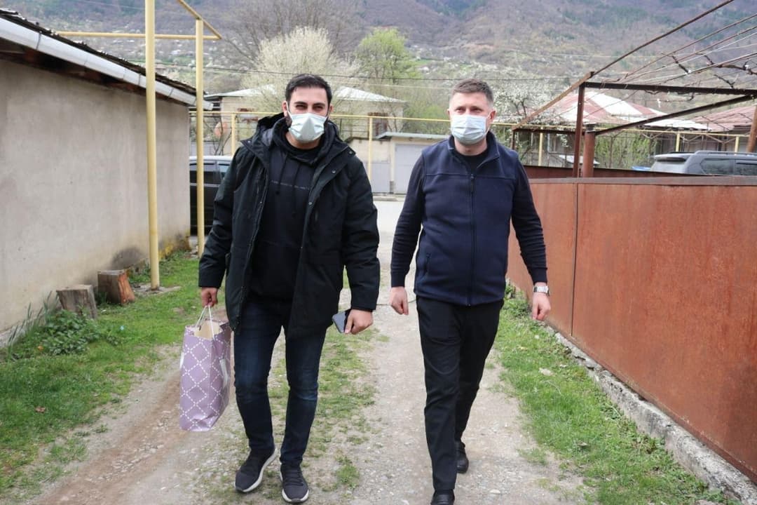 ონის მუნიციპალიტეტში სააღდგომო საჩუქრების გადაცემა დაიწყო