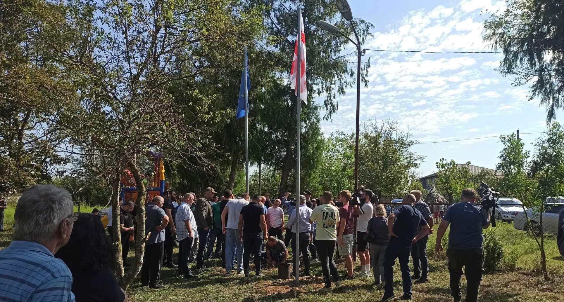 Frontnews image description