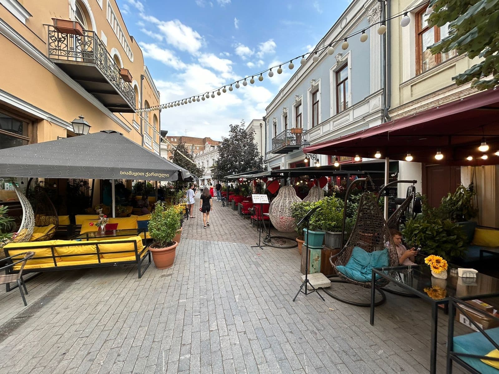 Frontnews image description