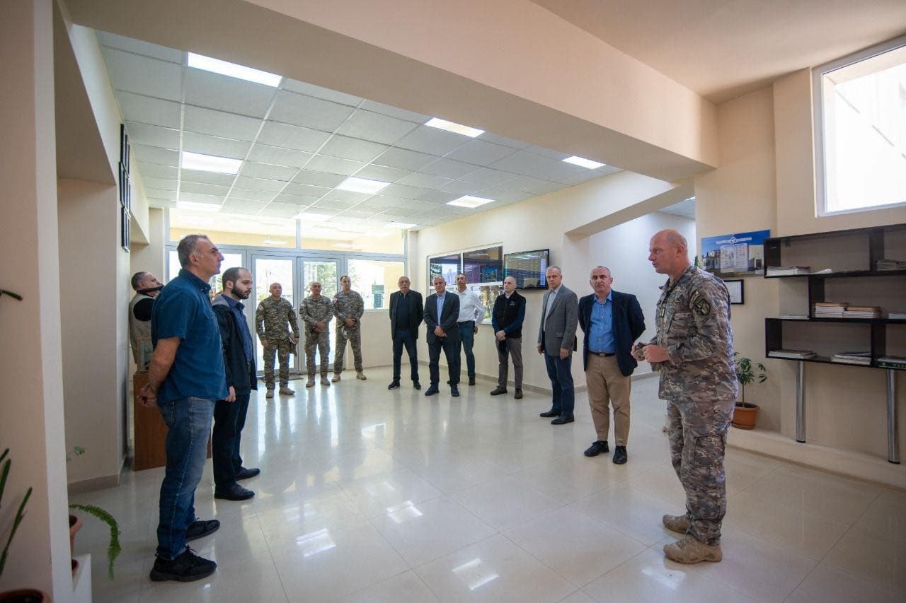 Frontnews image description