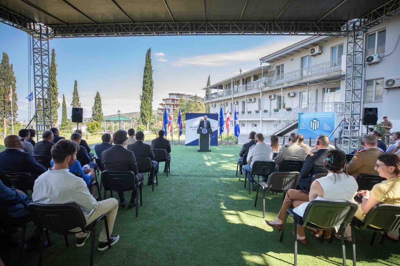 Frontnews image description