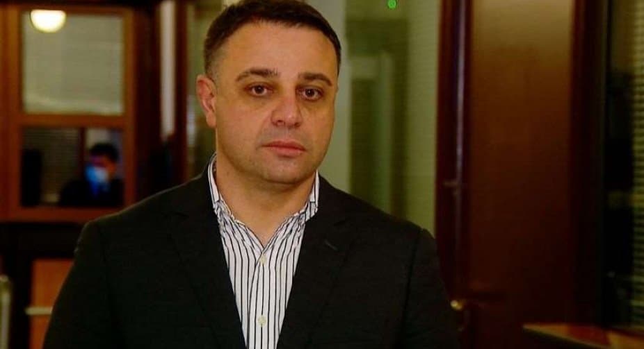 ალუდა ღუდუშაური – ჭკვიანად მოიქცნენ, თორემ მოხვდებათ ცხვირში მაგათ