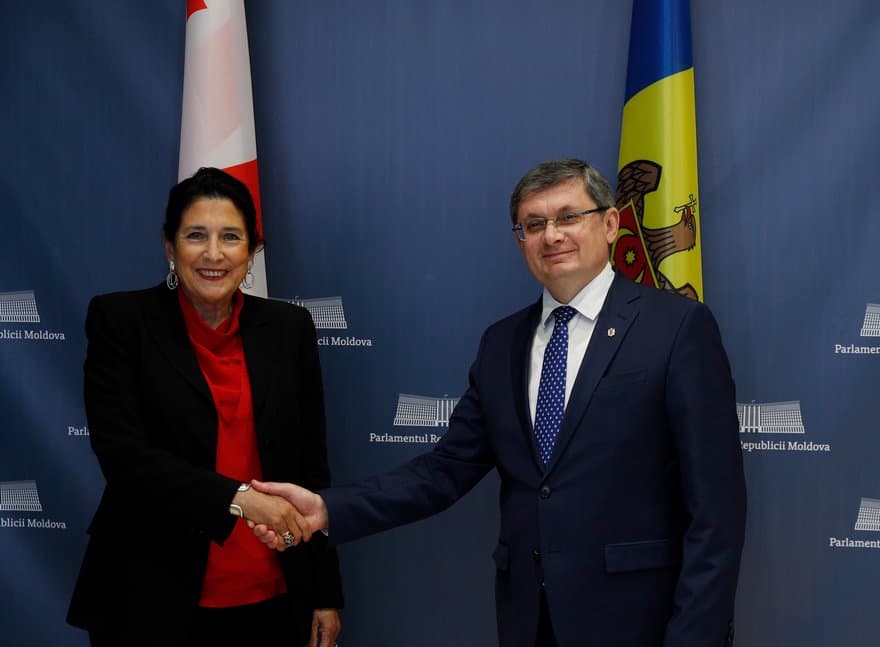 Frontnews image description