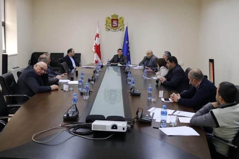 ბესიკ ამირანაშვილმა რეგიონში შემავალი მუნიციპალიტეტების მერებთან სამუშაო შეხვედრა გამართა