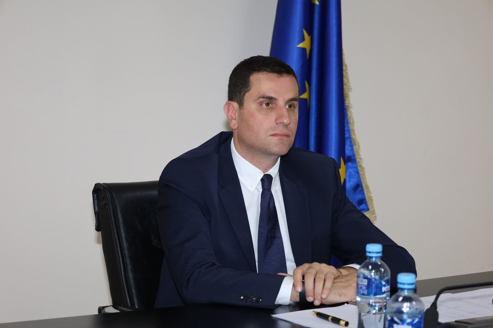 Frontnews image description