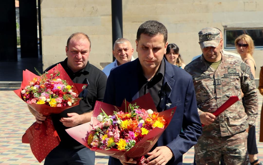 სამცხე-ჯავახეთის სახელმწიფო რწმუნებულმა 2008 წლის აგვისტოს ომში დაღუპულთა ხსოვნას პატივი მიაგო