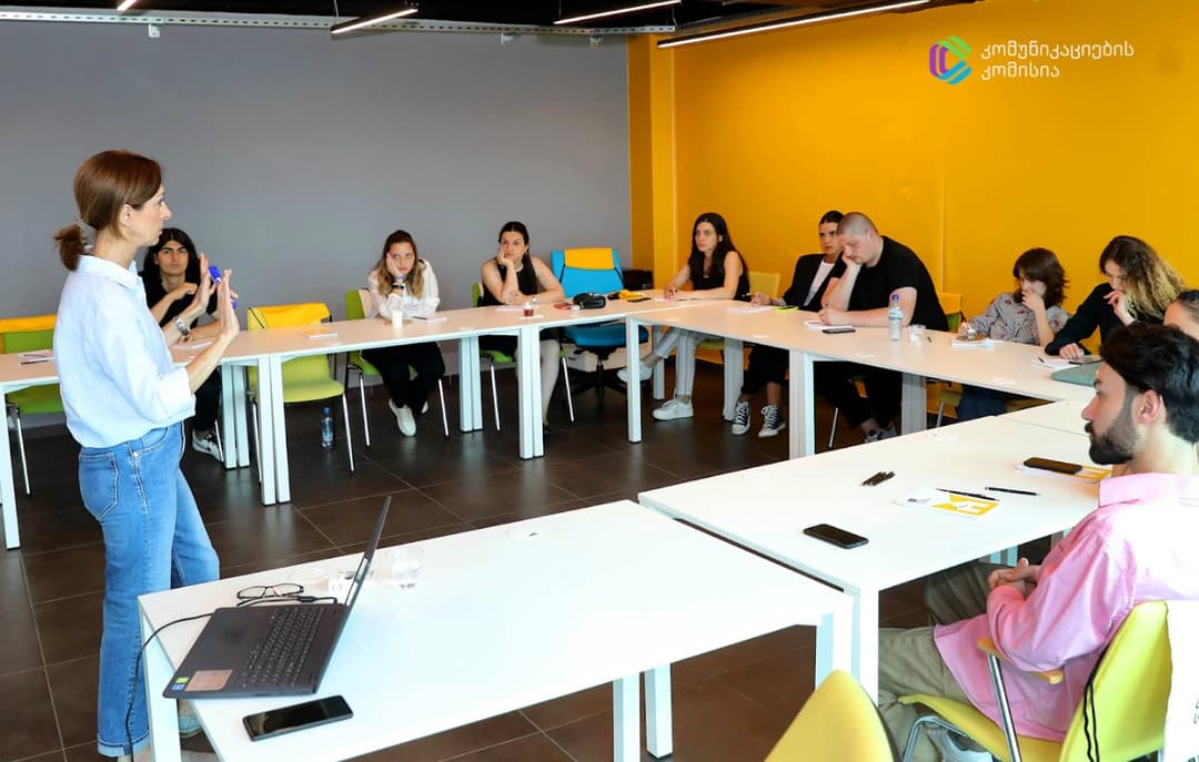 მედიასკოლაში მაკა ანთიძემ ჟურნალისტებს როიტერში მუშაობის 25-წლიანი გამოცდილება გაუზიარა